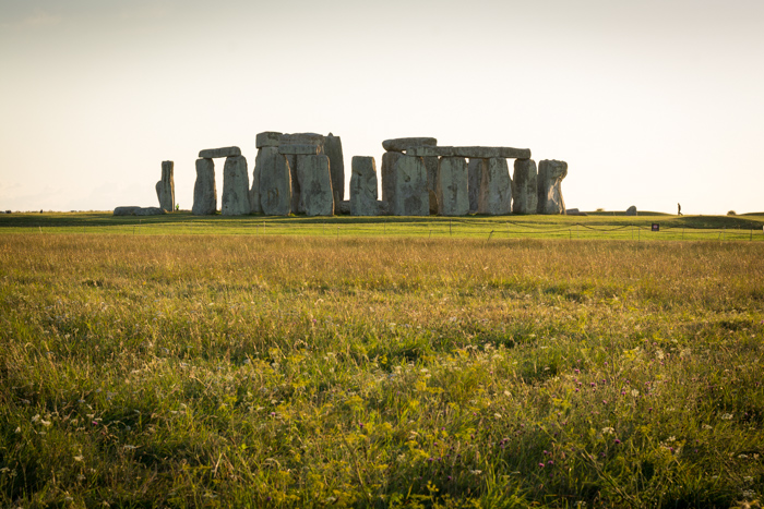 Stonehenge desde la valla al atardecer