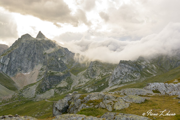 Espectacular entrada de nubes en el Col du Grand Saint Bernard