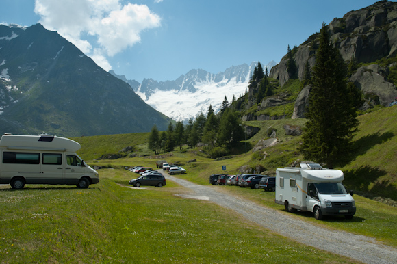 Parking de la presa de Göscheneralp