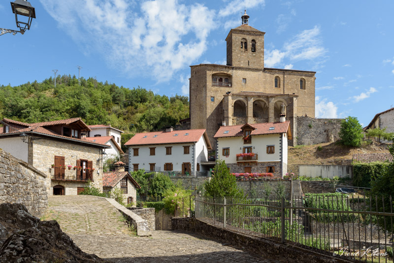 Iglesia de Roncal