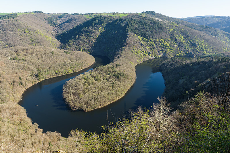 Meandro de Queuille, Auvernia, Francia, en autocaravana