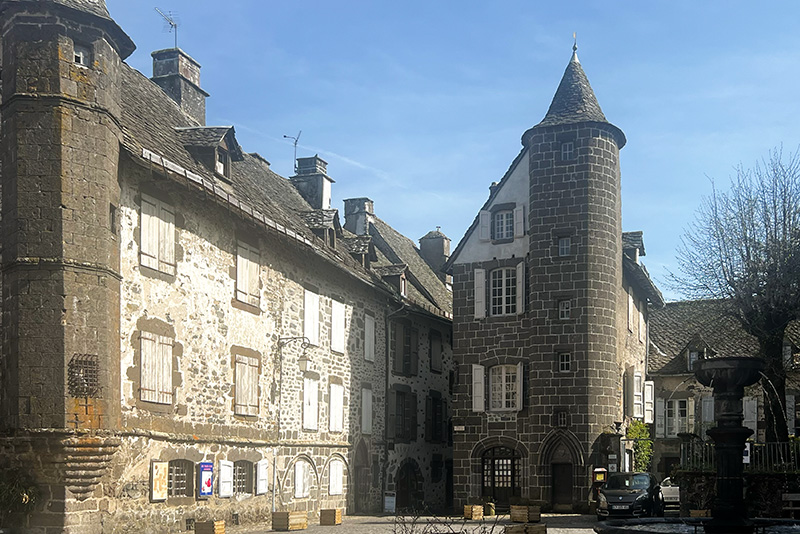Salers, Auvernia, Francia en autocaravana
