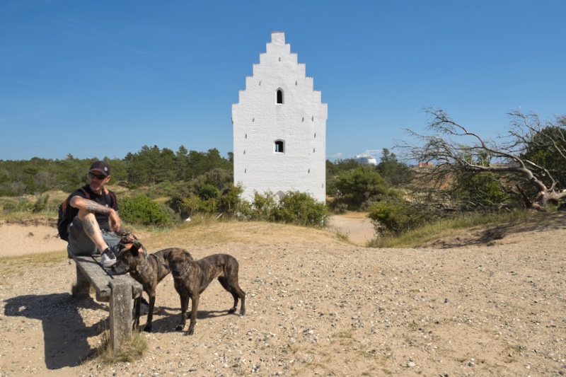 Den Tilsandede Kirke, Dinamarca en autocaravana